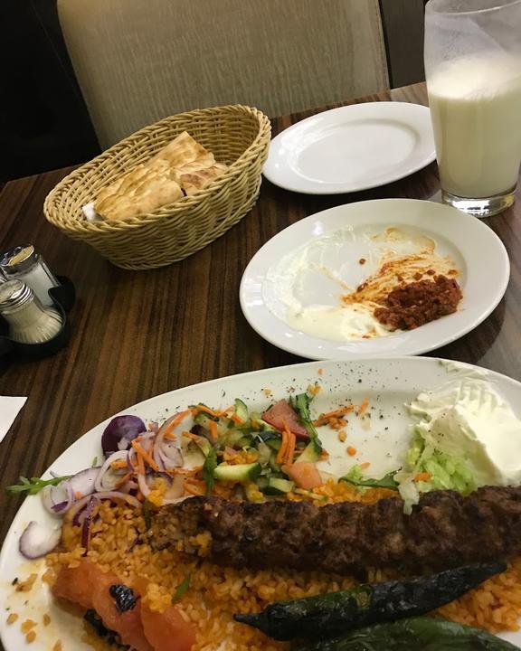 Öz Urfa Kebabhaus & Pizzeria